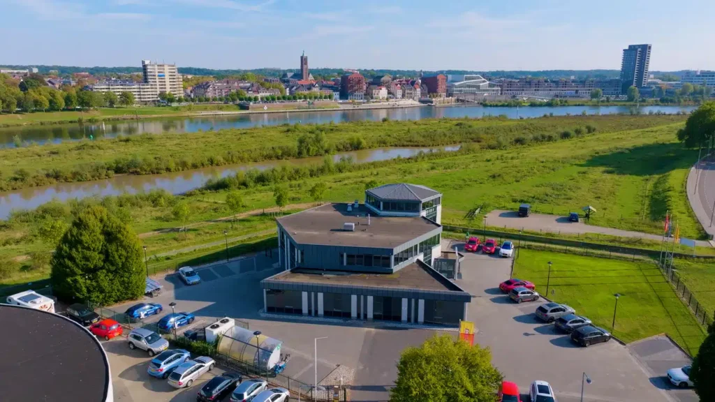 Pand Bananas 5 1.jpg